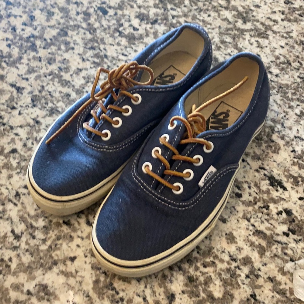 Navy canvas cans with leather ties